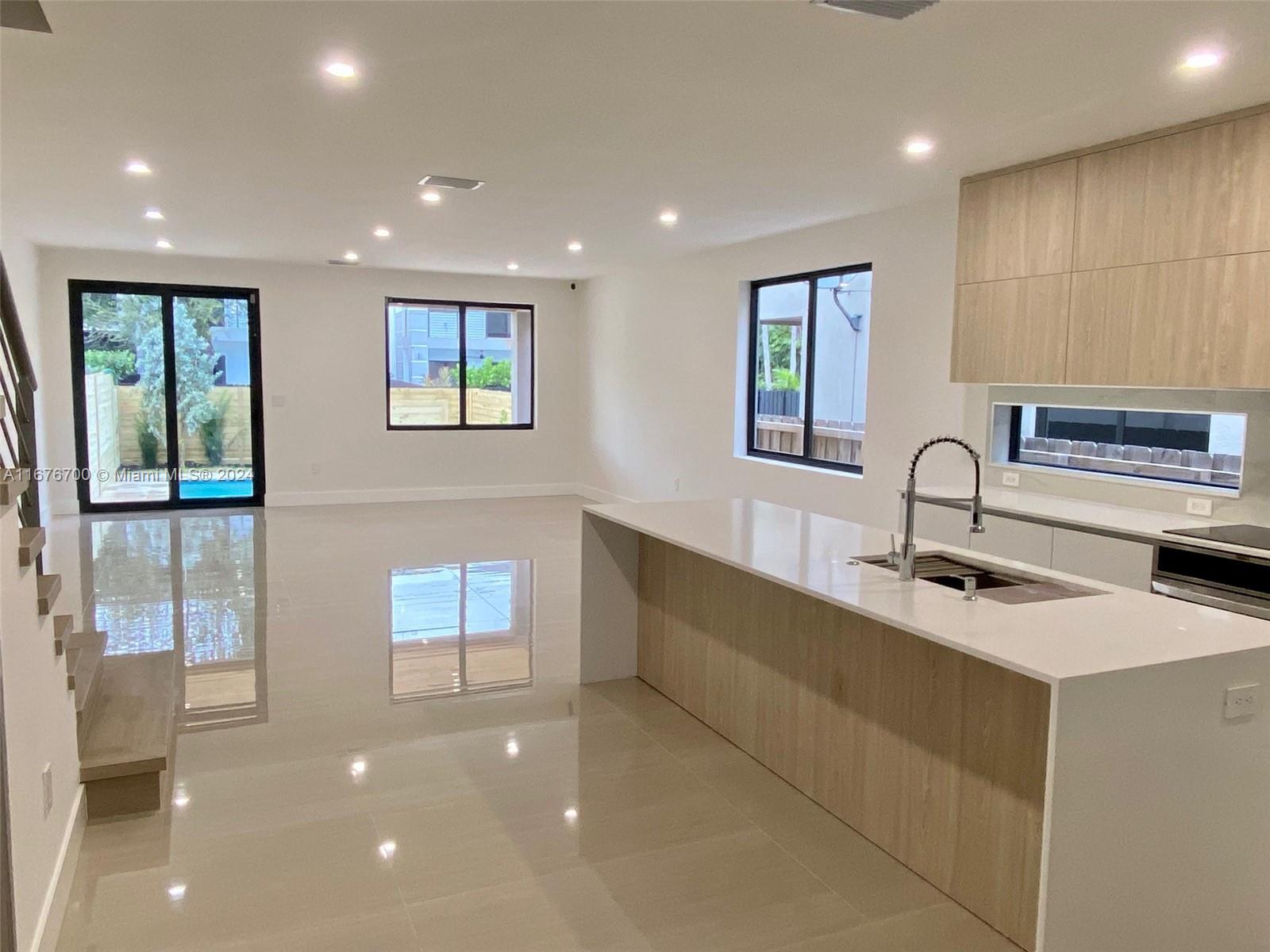 CROISSANT PARK RIVER SEC - Residential