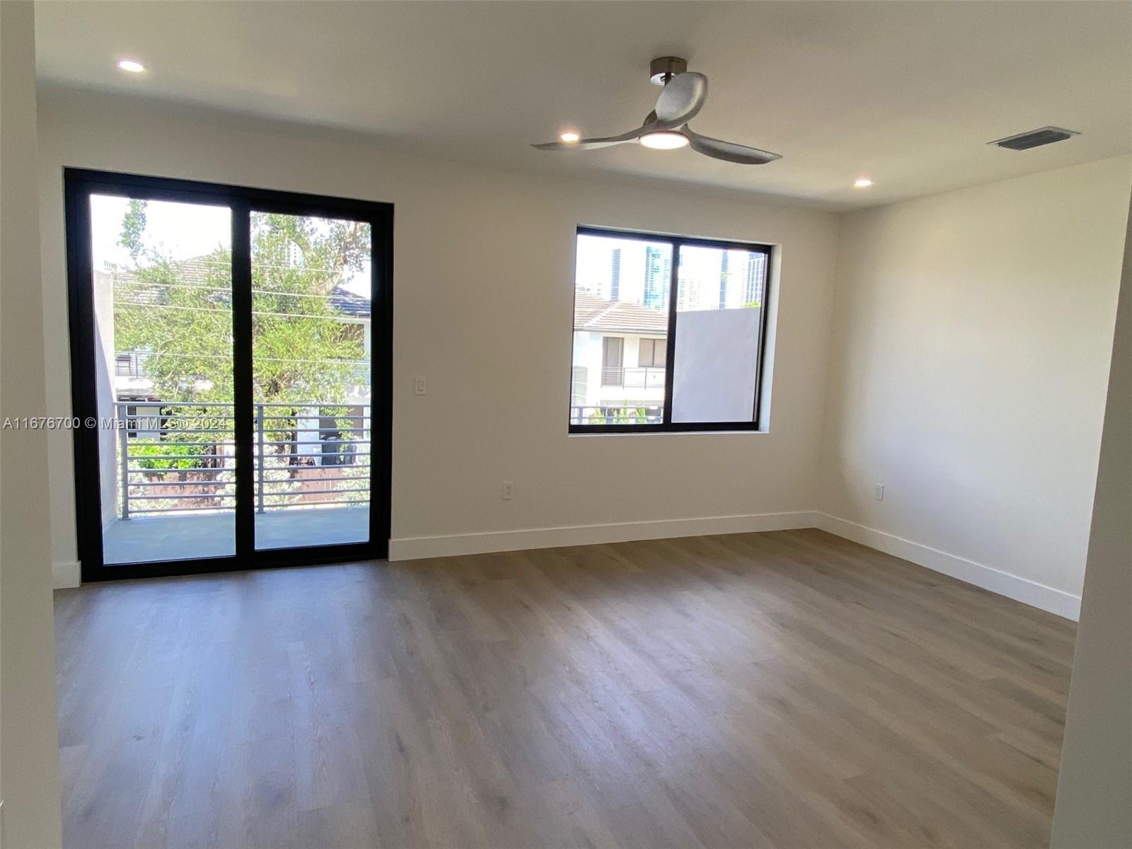 CROISSANT PARK RIVER SEC - Residential