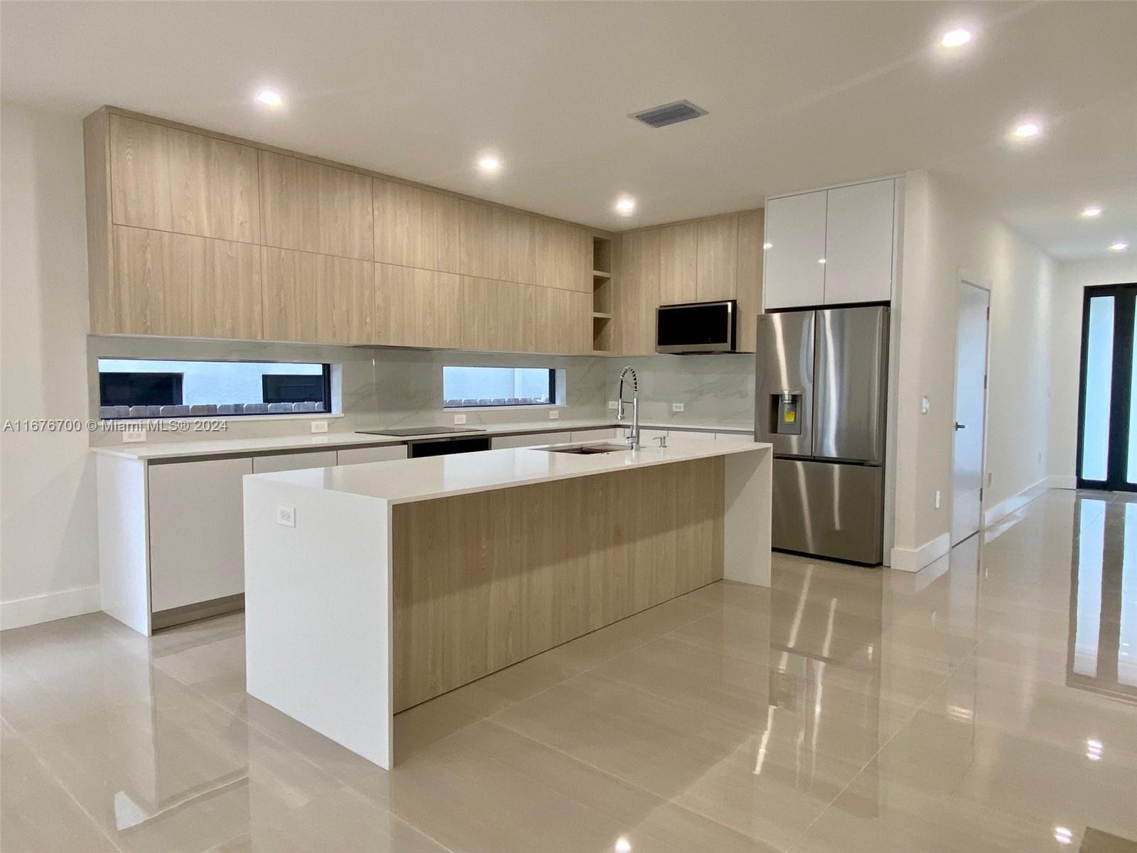 CROISSANT PARK RIVER SEC - Residential