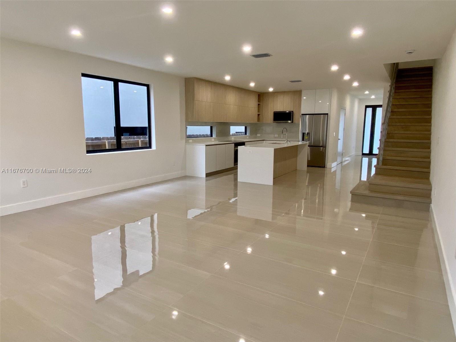 CROISSANT PARK RIVER SEC - Residential