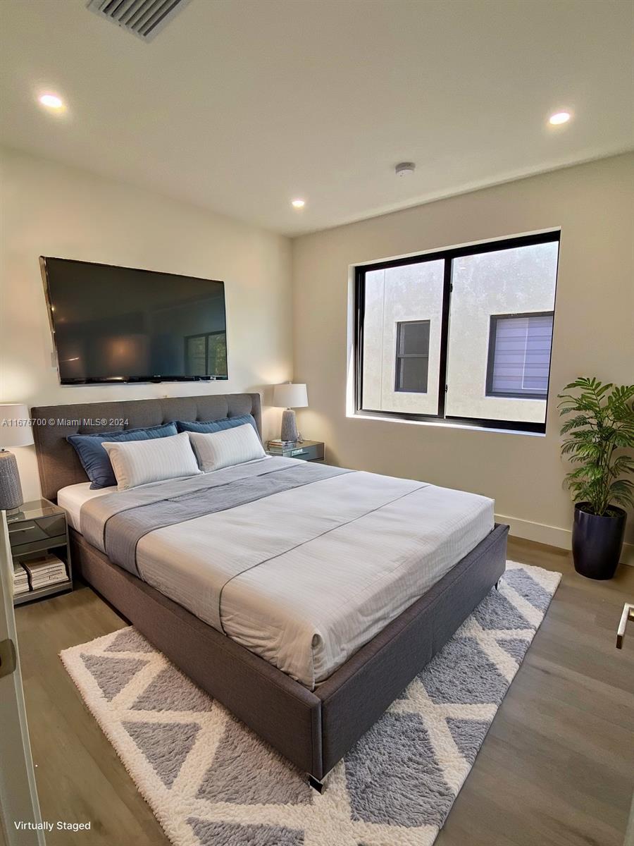 CROISSANT PARK RIVER SEC - Residential