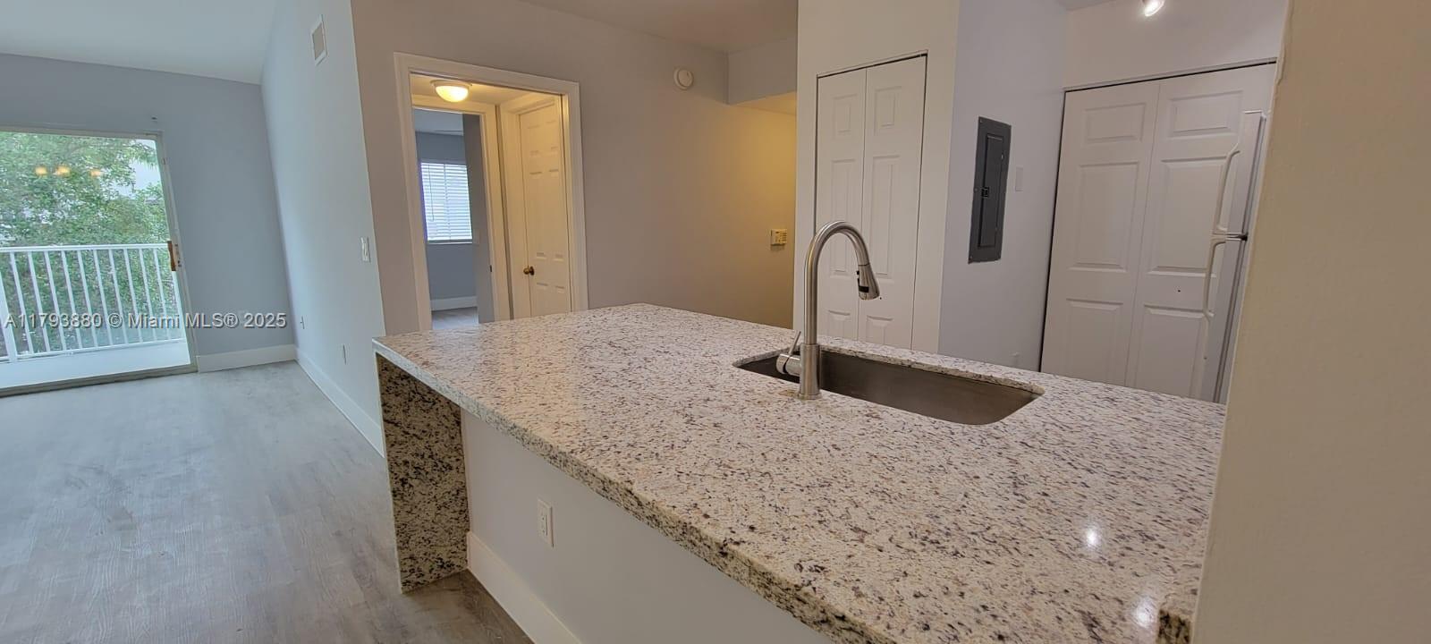 677 SW 111th Ave 303