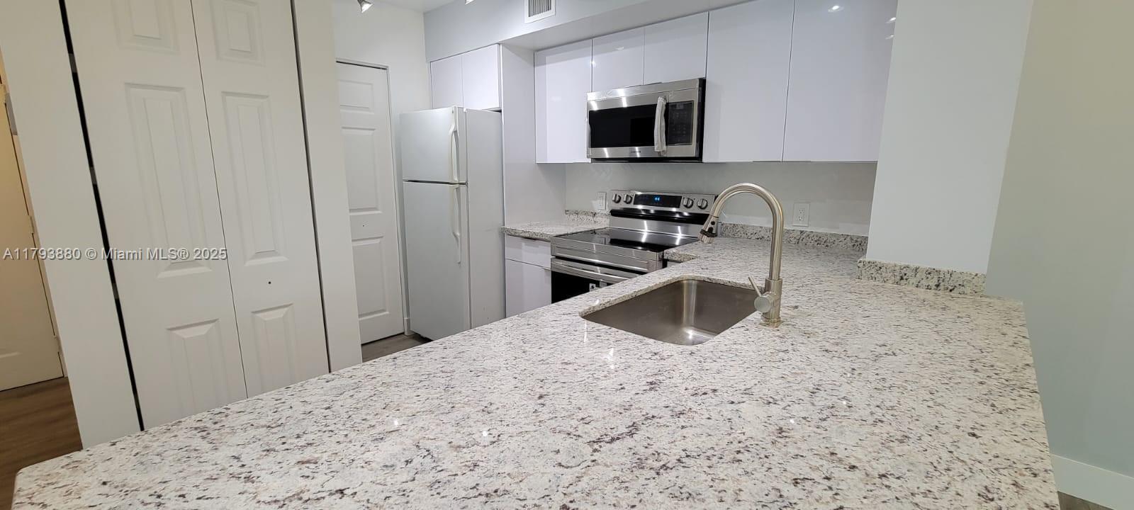 677 SW 111th Ave 303