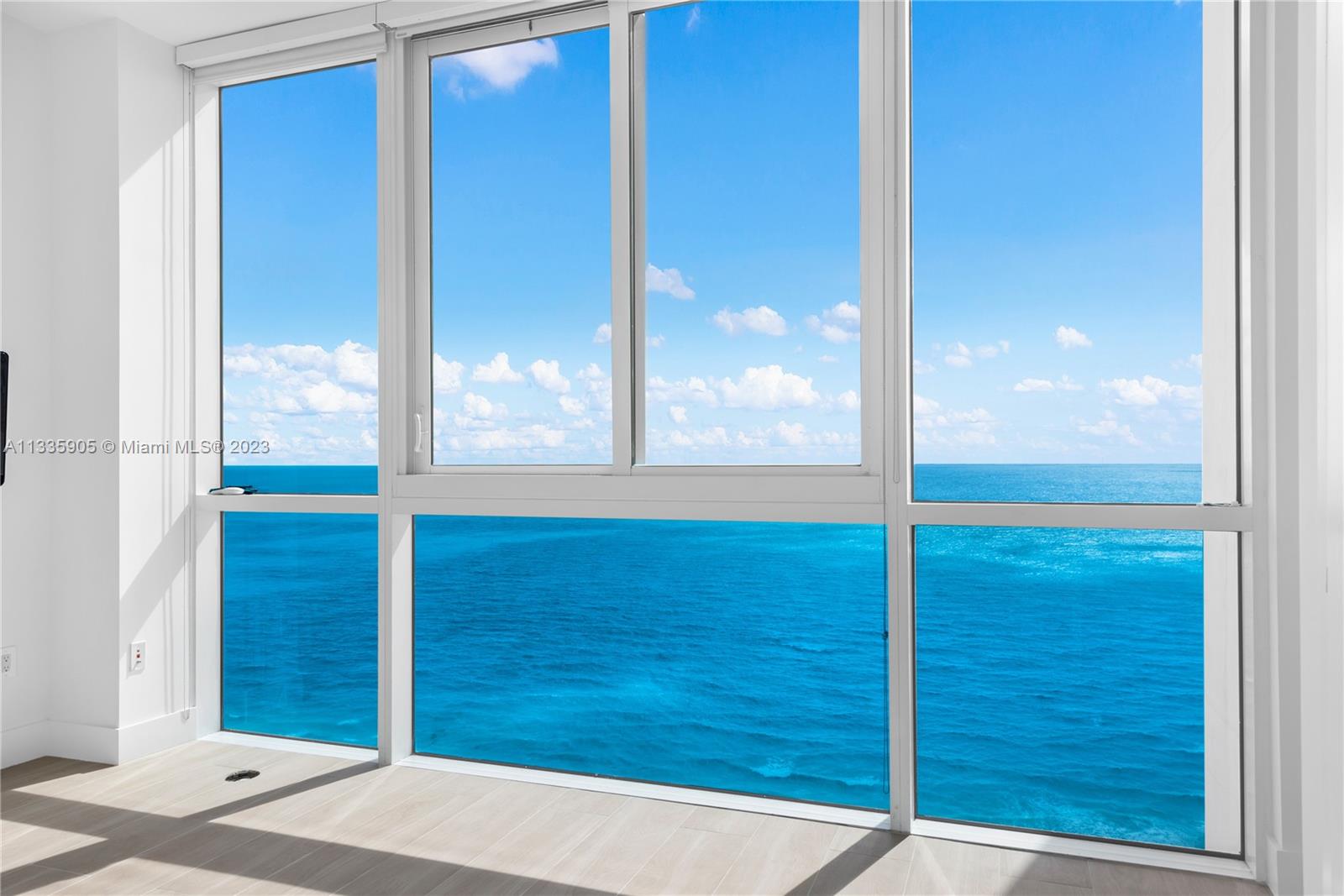 CONTINUUM ON SOUTH BEACH - Residential