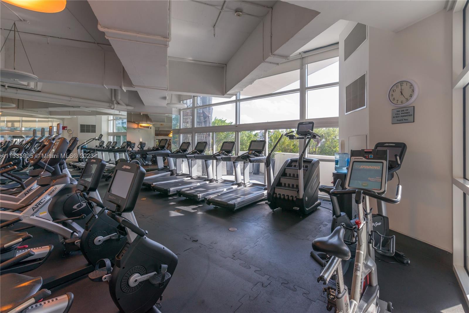 CONTINUUM ON SOUTH BEACH - Residential