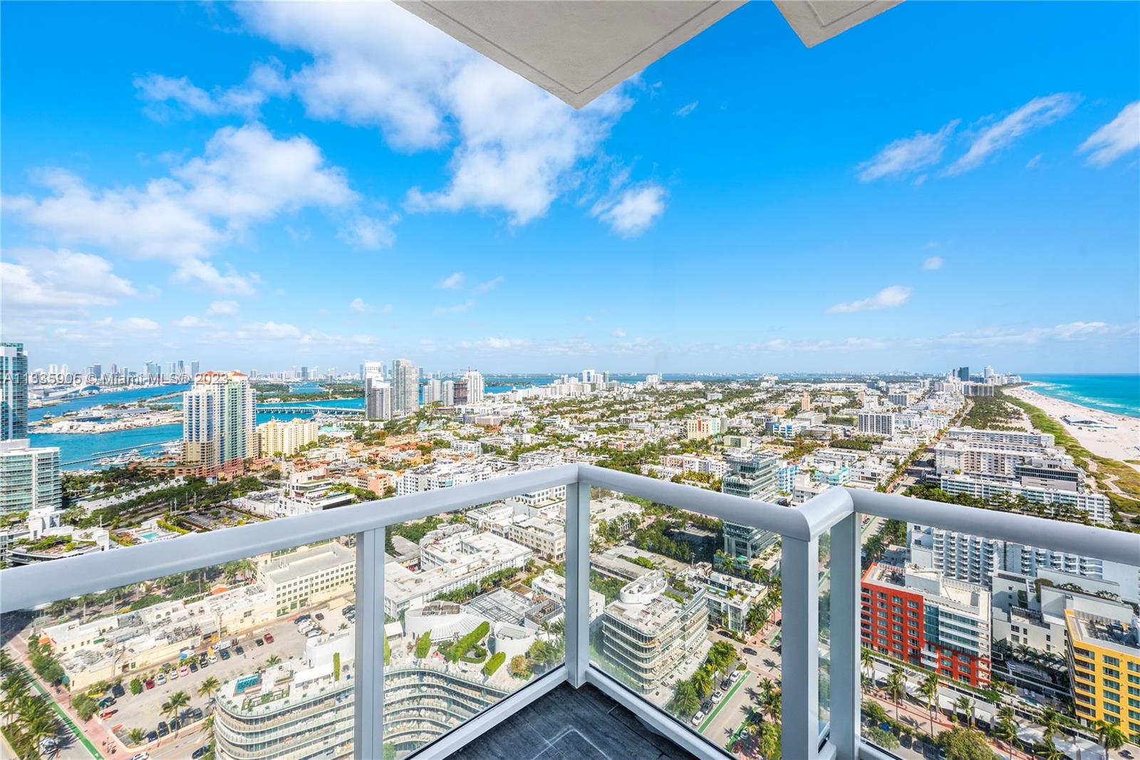 CONTINUUM ON SOUTH BEACH - Residential