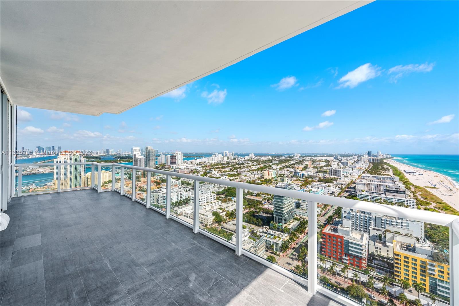 CONTINUUM ON SOUTH BEACH - Residential
