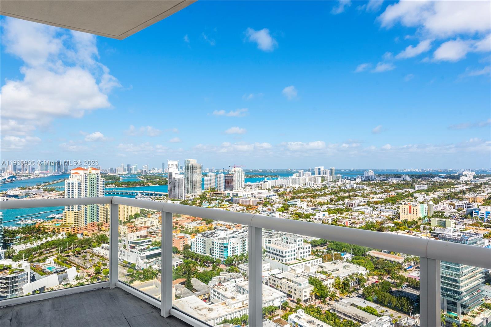 CONTINUUM ON SOUTH BEACH - Residential