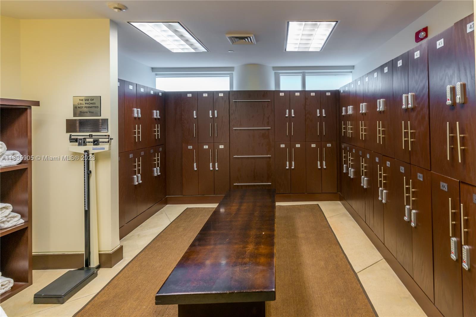 CONTINUUM ON SOUTH BEACH - Residential