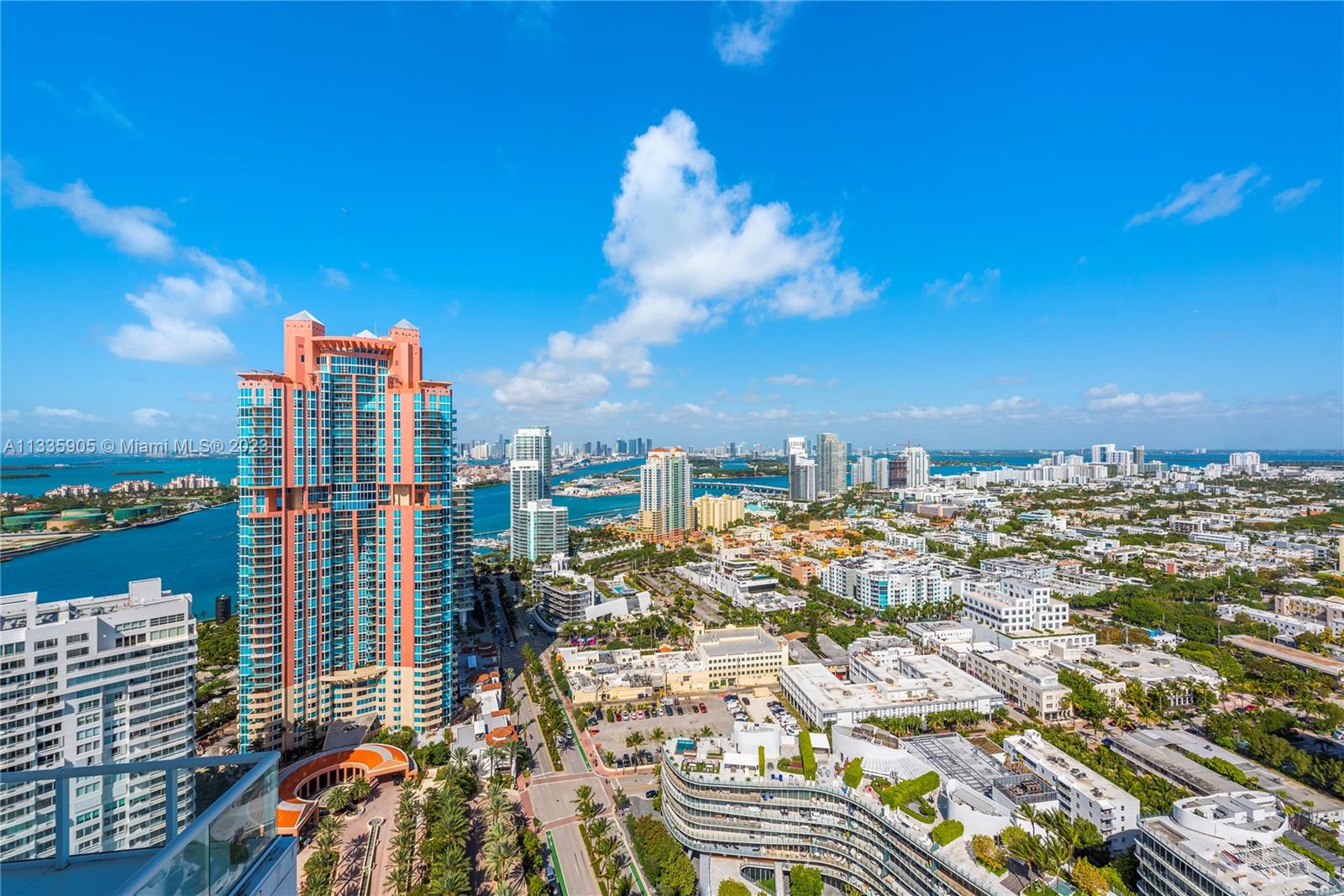 CONTINUUM ON SOUTH BEACH - Residential