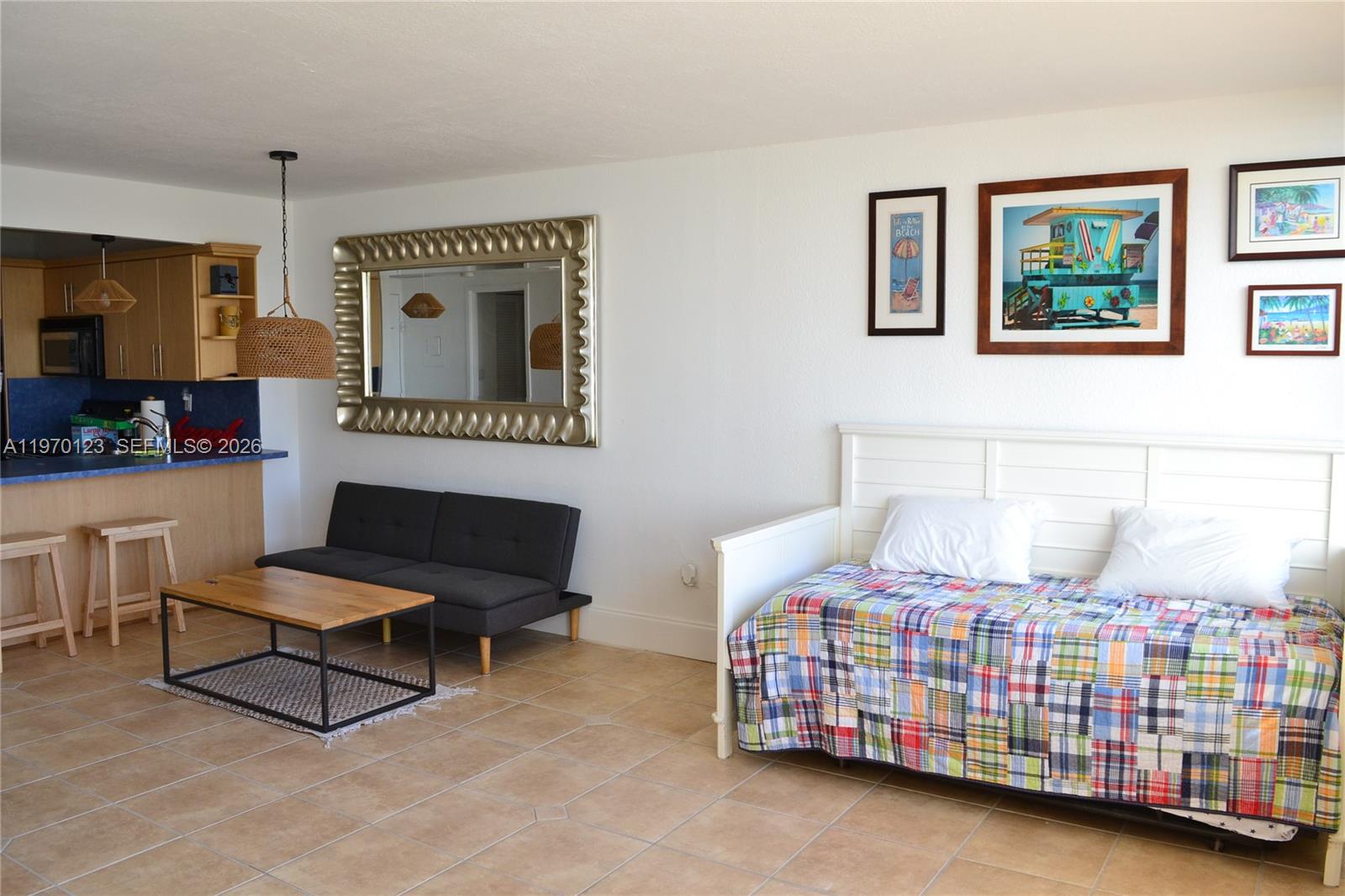 2899 Collins Ave 440