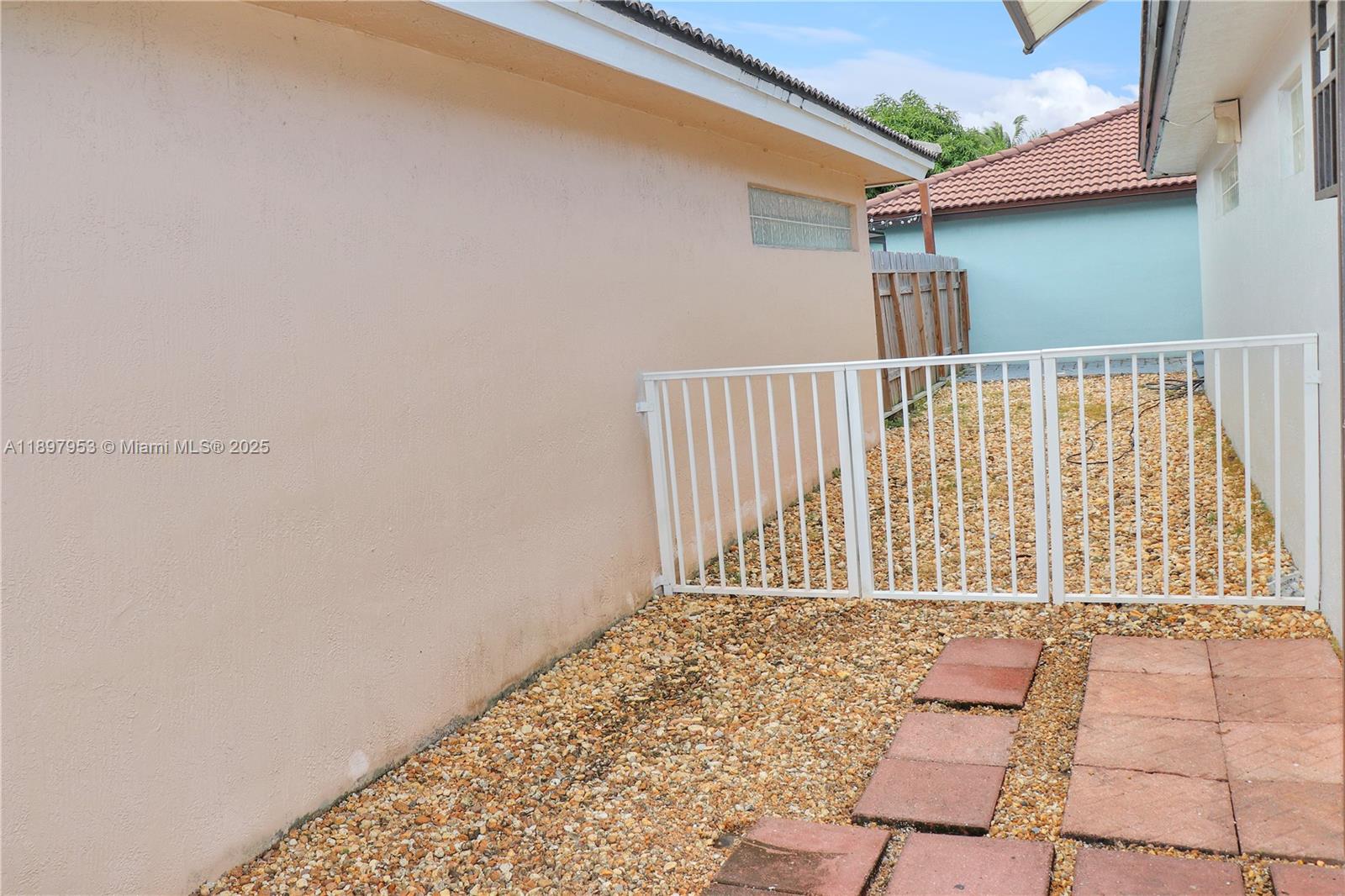 EAGLES POINT SUB 1ST ADDN - Residential Lease