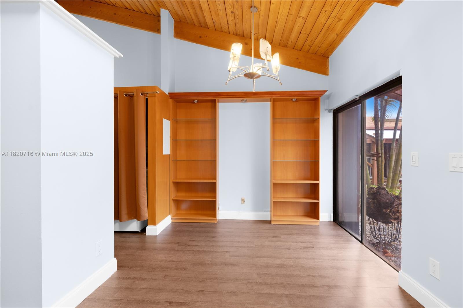 HARBOURWOOD VILLAS - Residential Lease