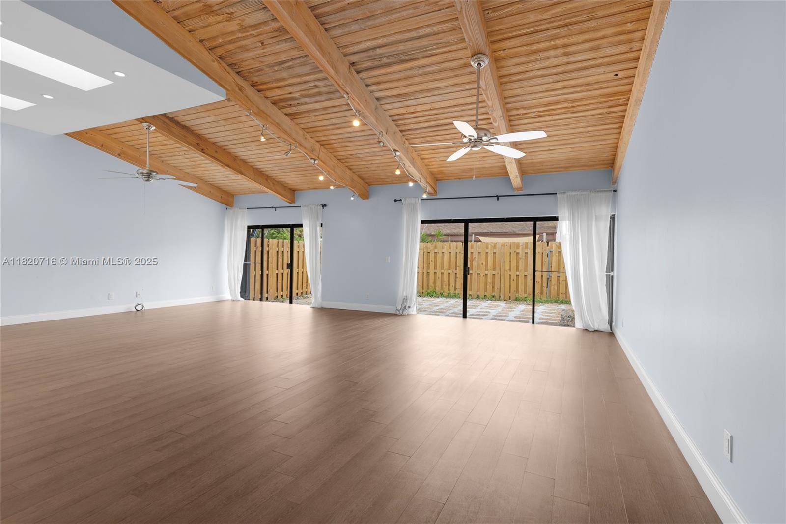 HARBOURWOOD VILLAS - Residential Lease