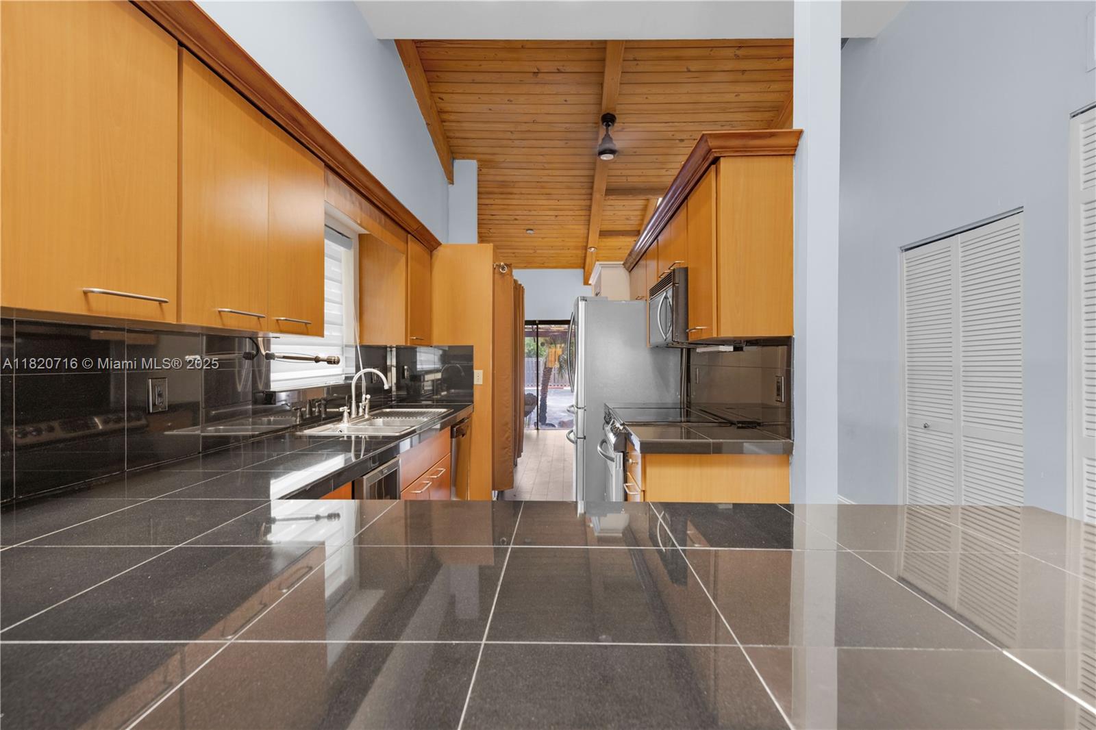 HARBOURWOOD VILLAS - Residential Lease