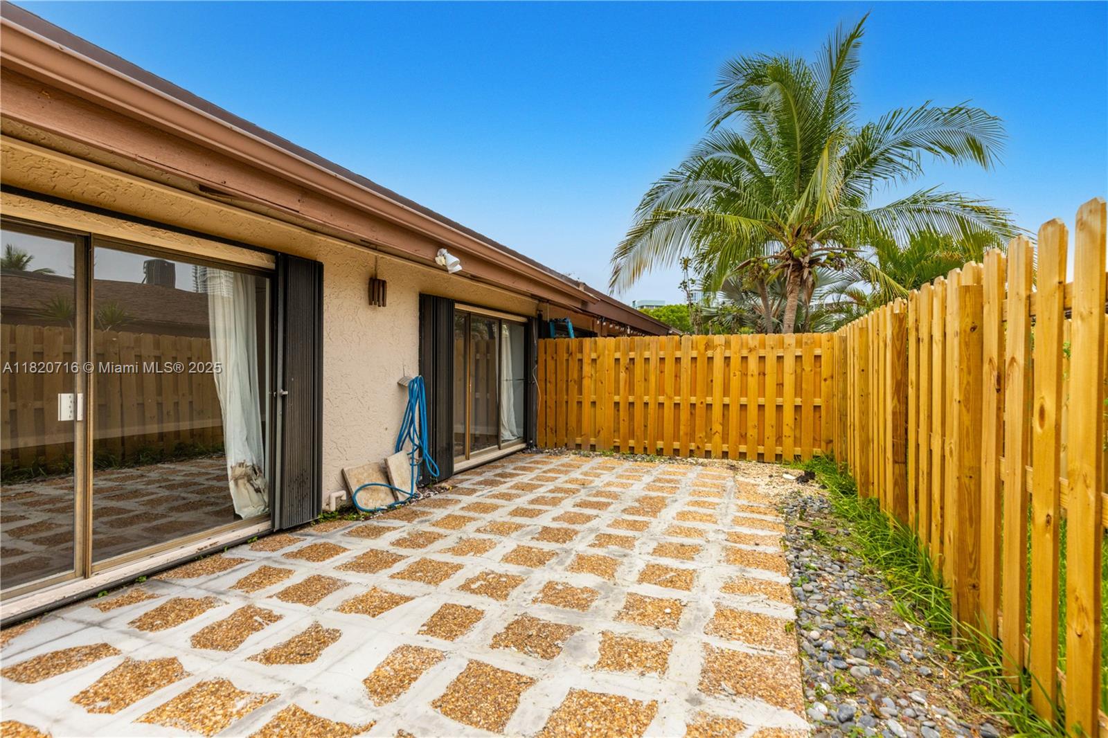 HARBOURWOOD VILLAS - Residential Lease