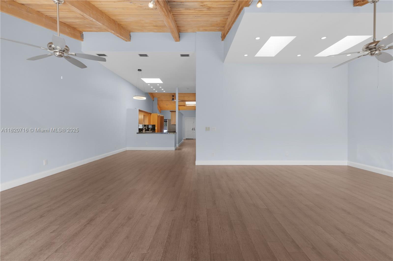 HARBOURWOOD VILLAS - Residential Lease