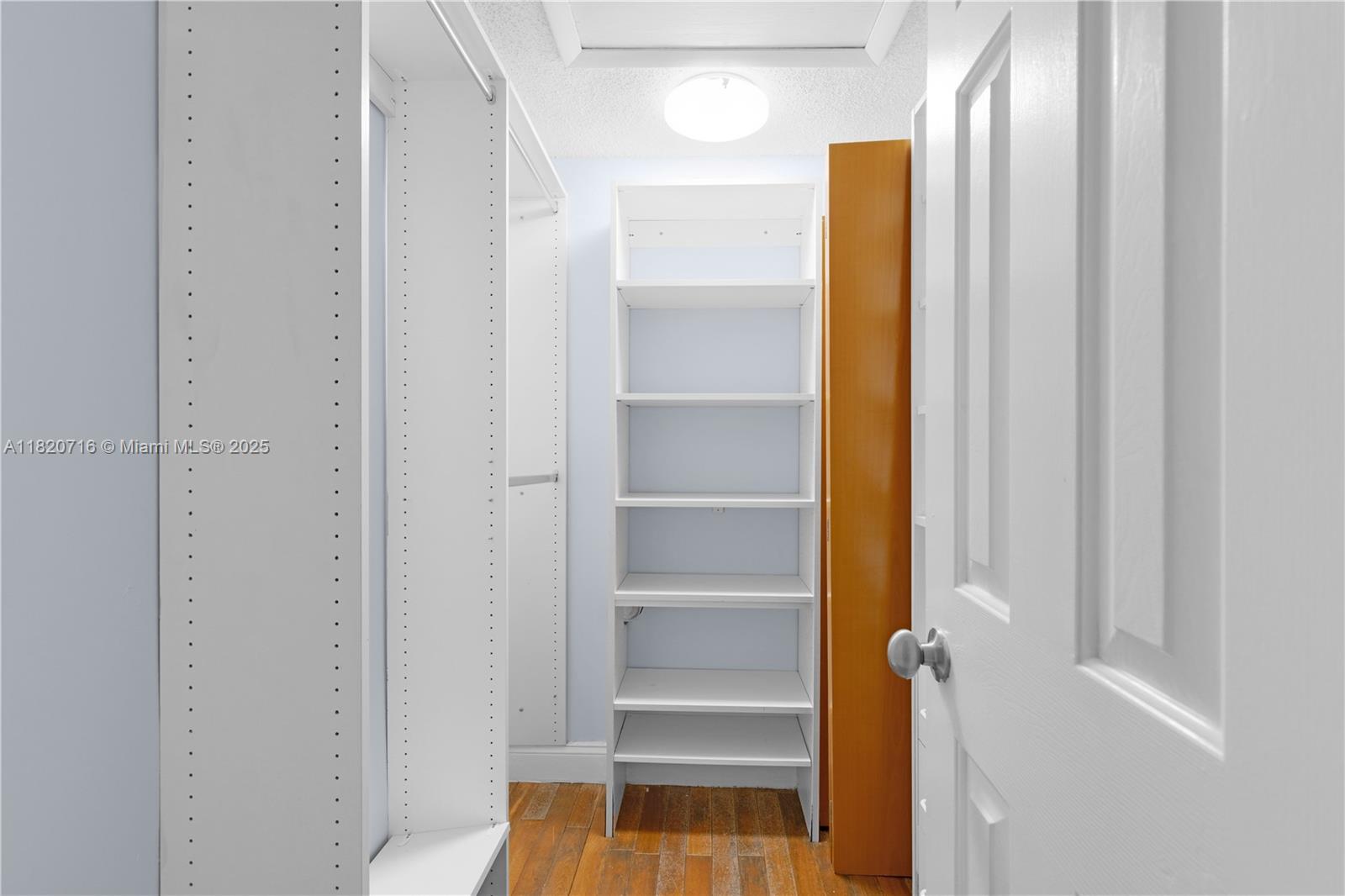 HARBOURWOOD VILLAS - Residential Lease