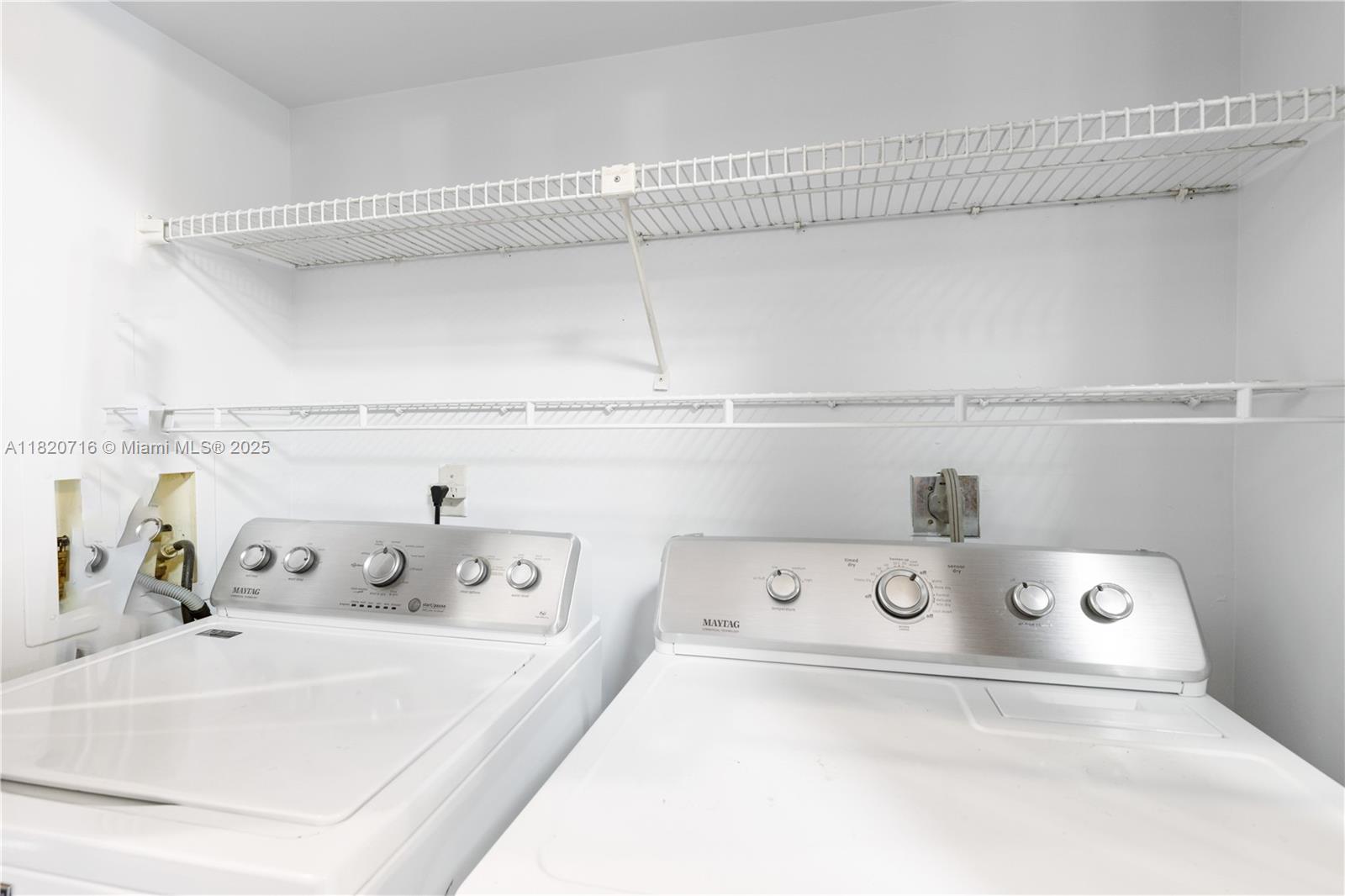 HARBOURWOOD VILLAS - Residential Lease