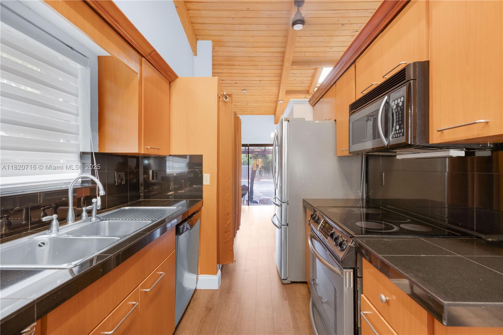 HARBOURWOOD VILLAS - Residential Lease