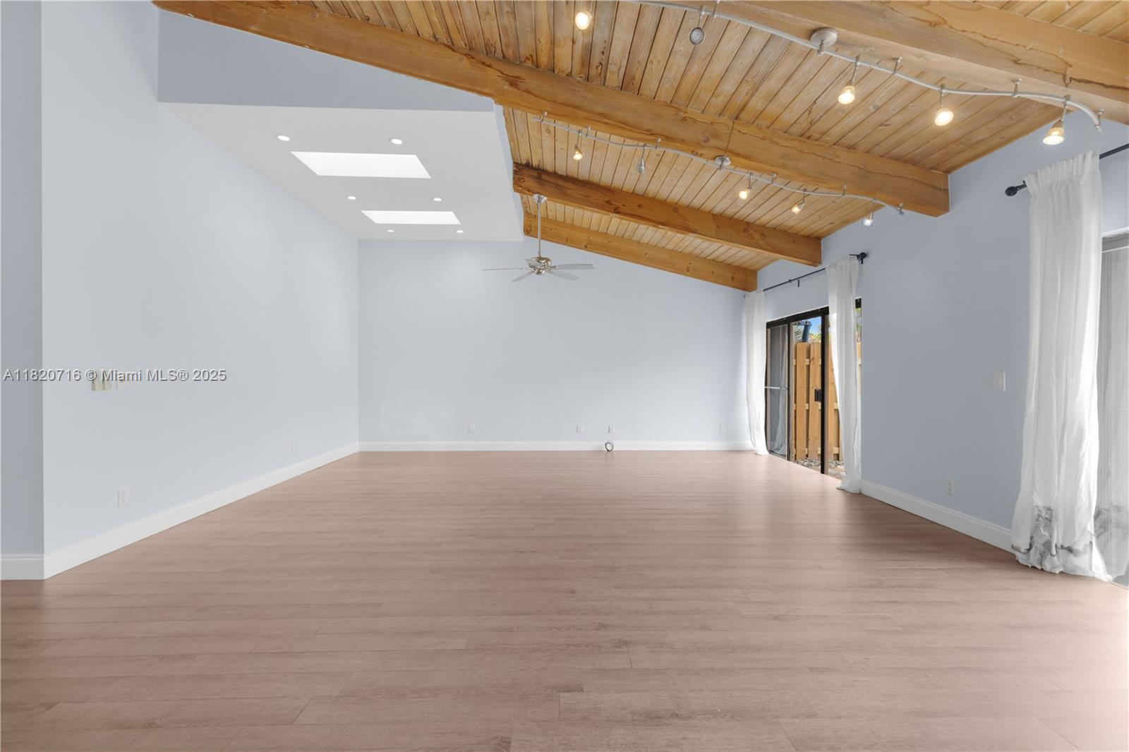 HARBOURWOOD VILLAS - Residential Lease