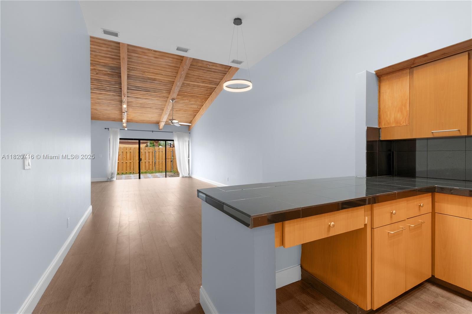 HARBOURWOOD VILLAS - Residential Lease