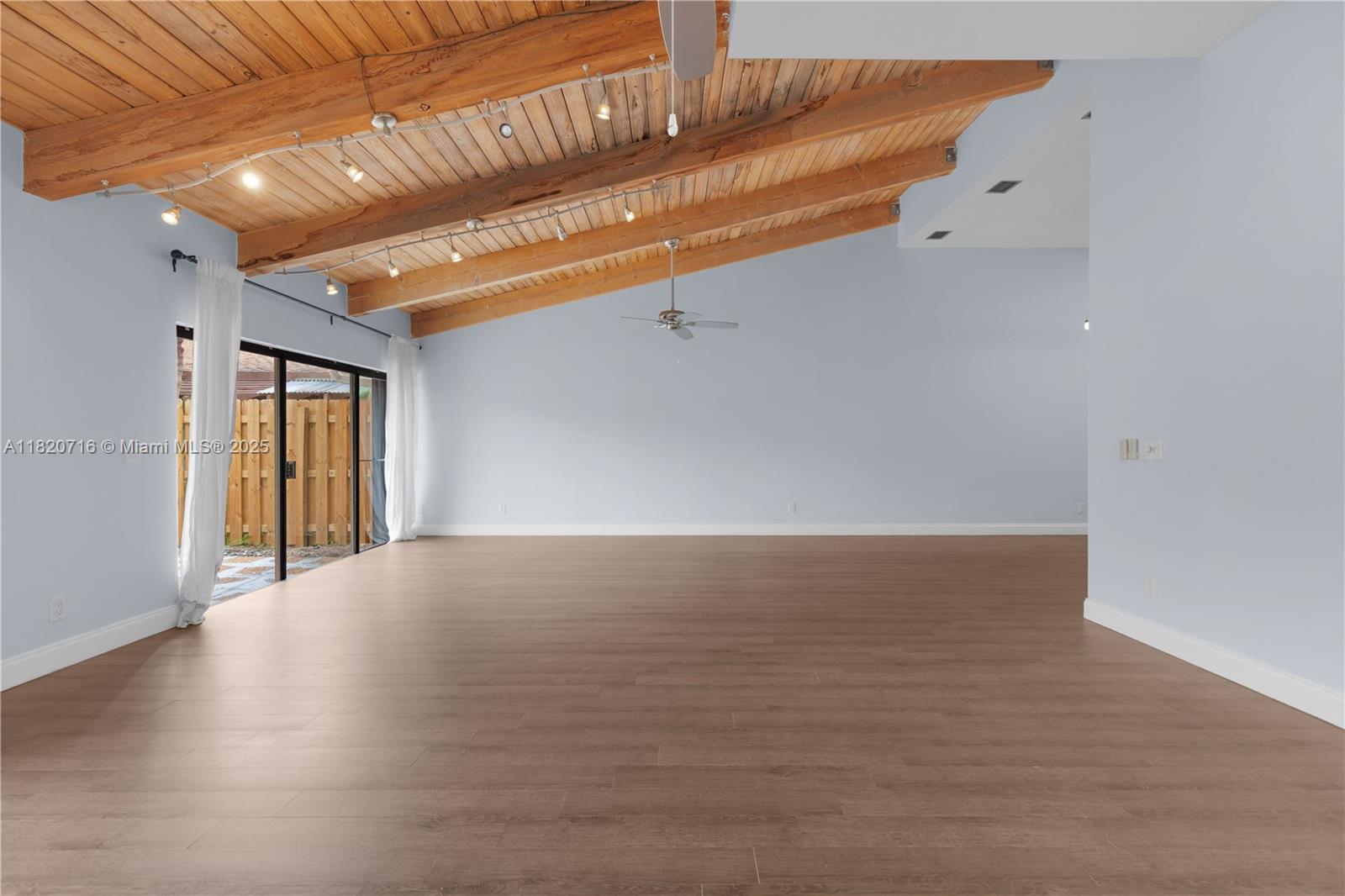 HARBOURWOOD VILLAS - Residential Lease