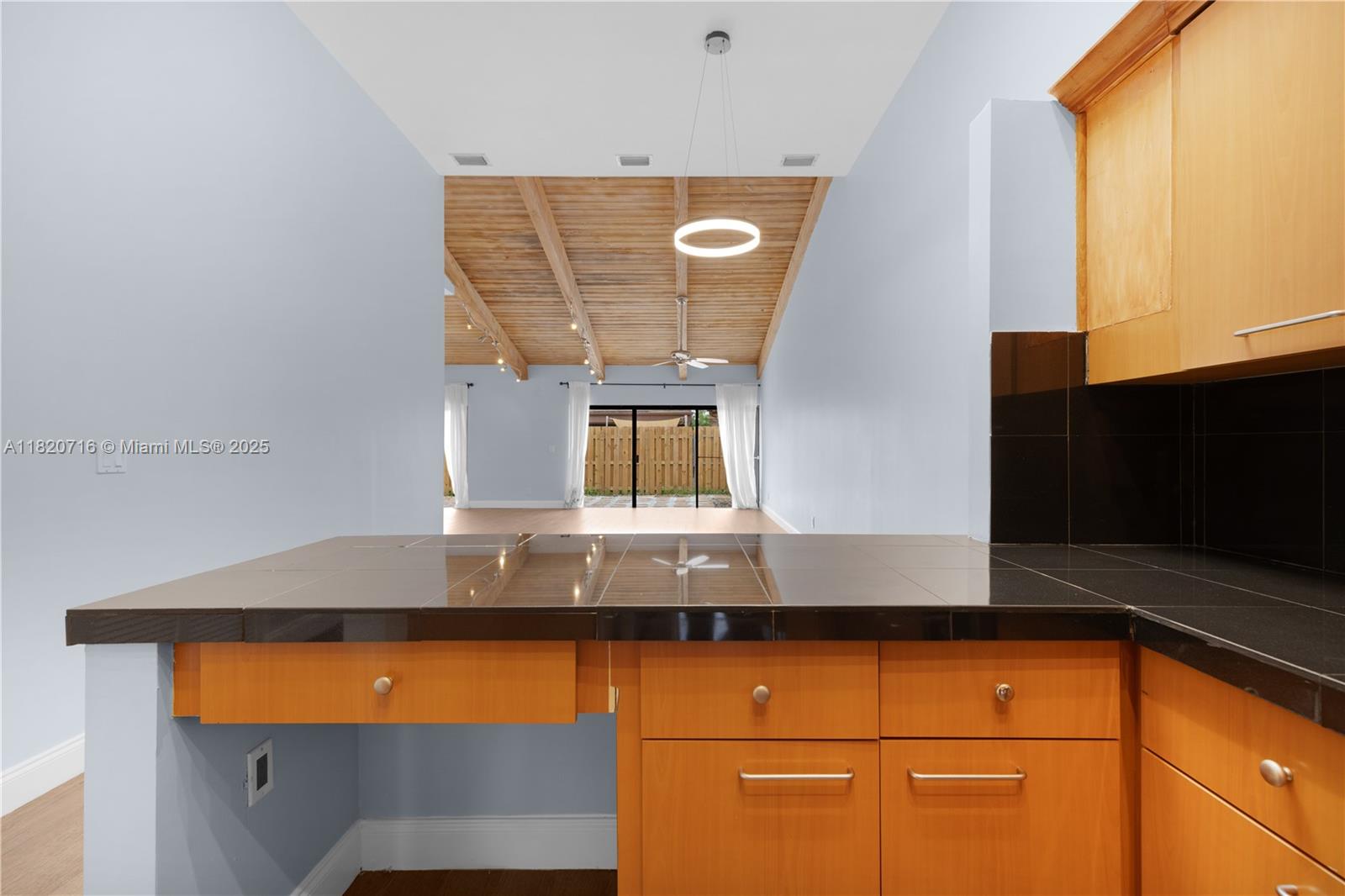 HARBOURWOOD VILLAS - Residential Lease