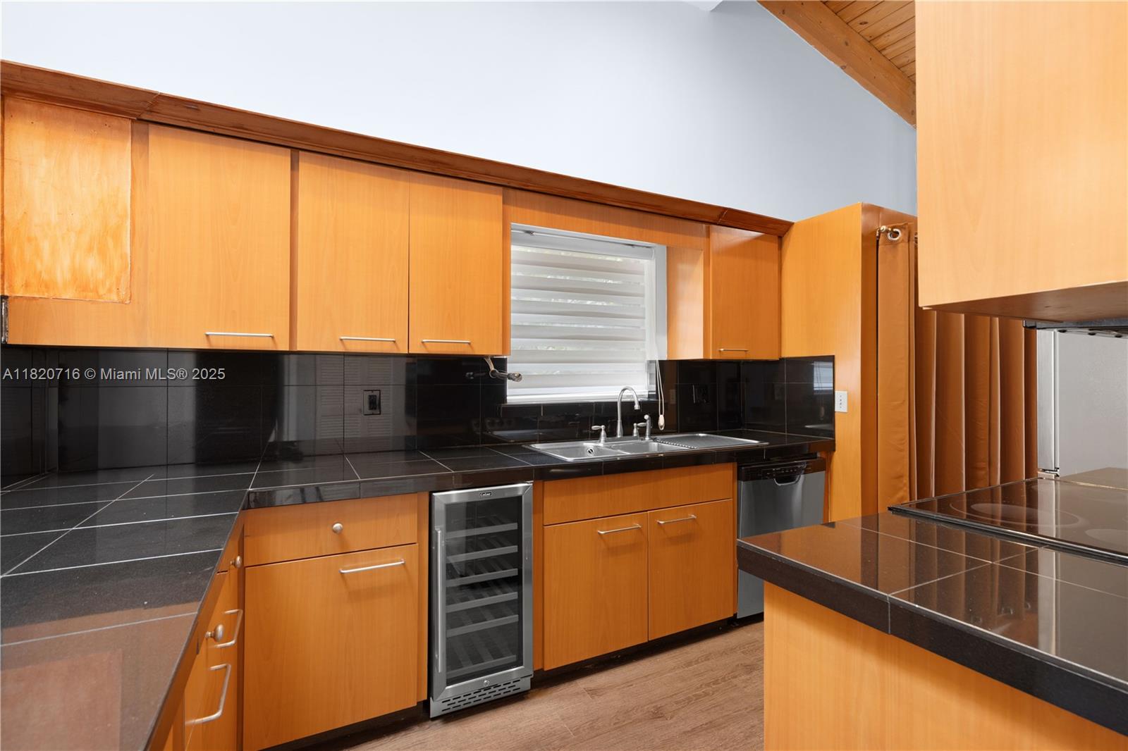 HARBOURWOOD VILLAS - Residential Lease