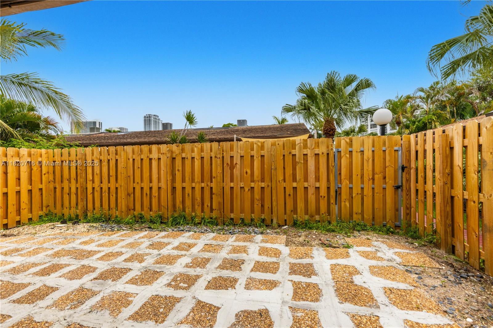 HARBOURWOOD VILLAS - Residential Lease