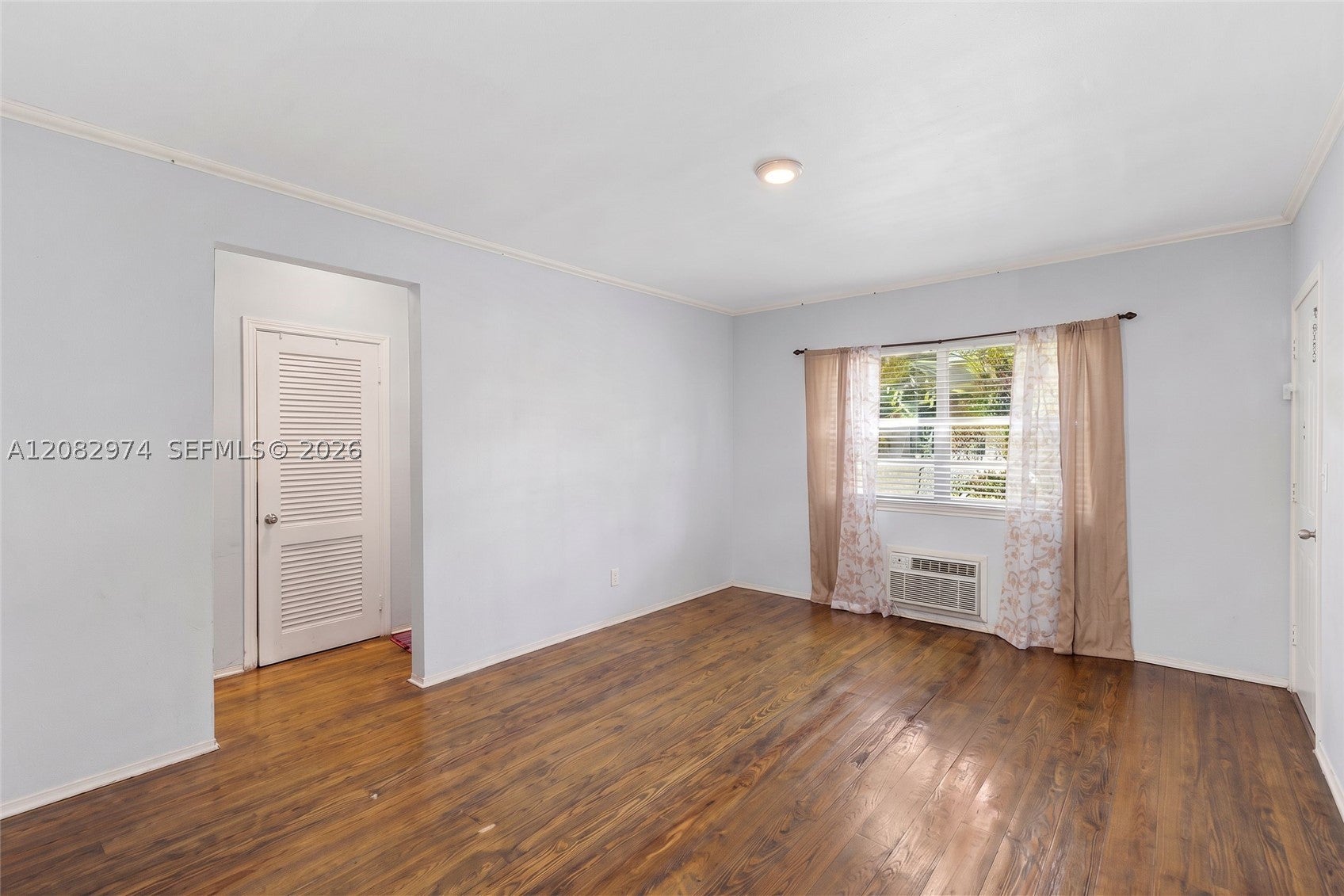 1610 Michigan Ave 5