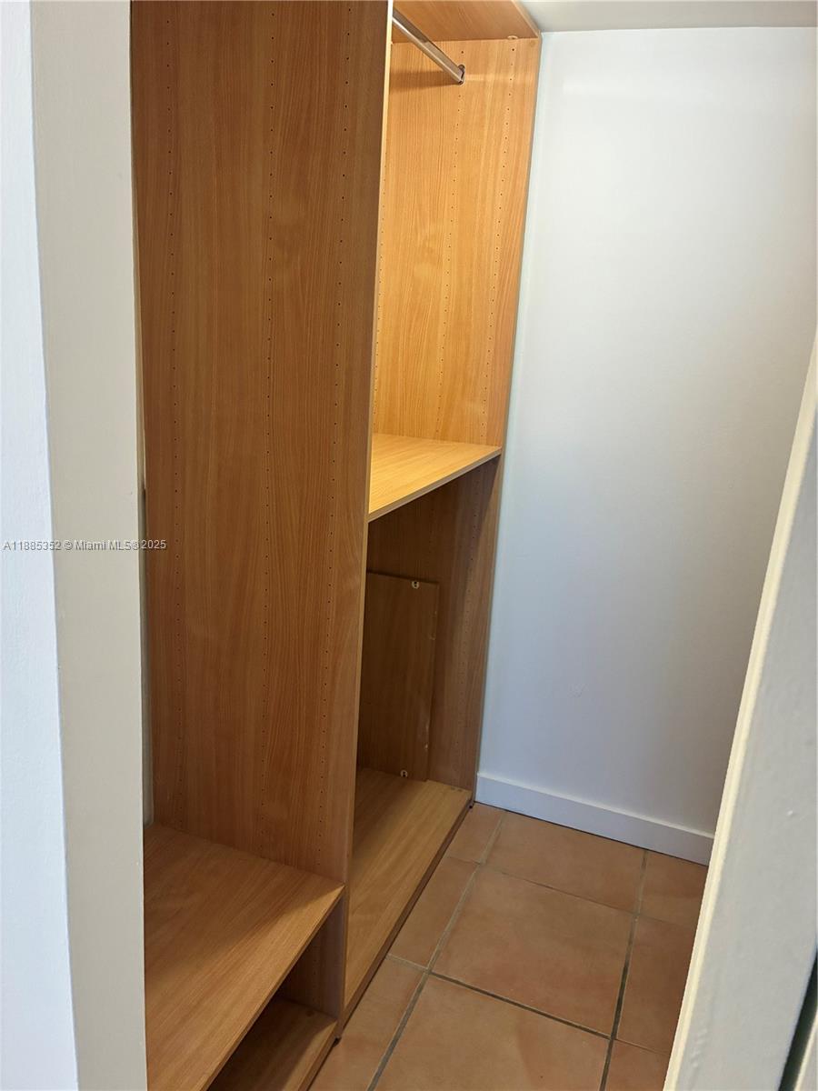 ENSENADA CONDO BLDG E-II - Residential Lease