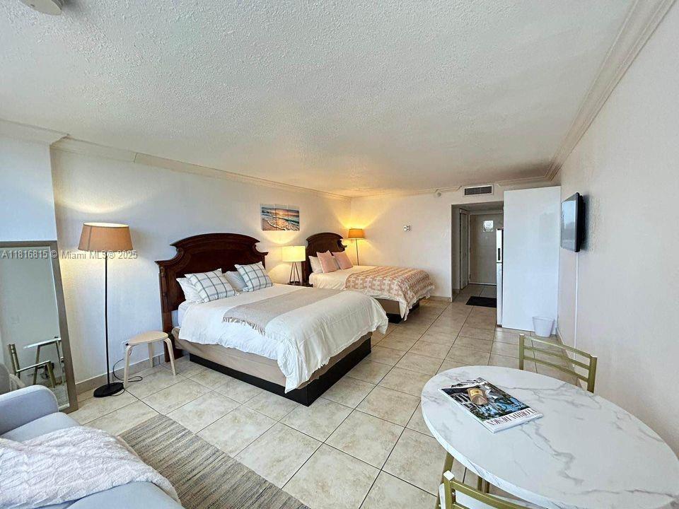 19201 Collins Ave 303
