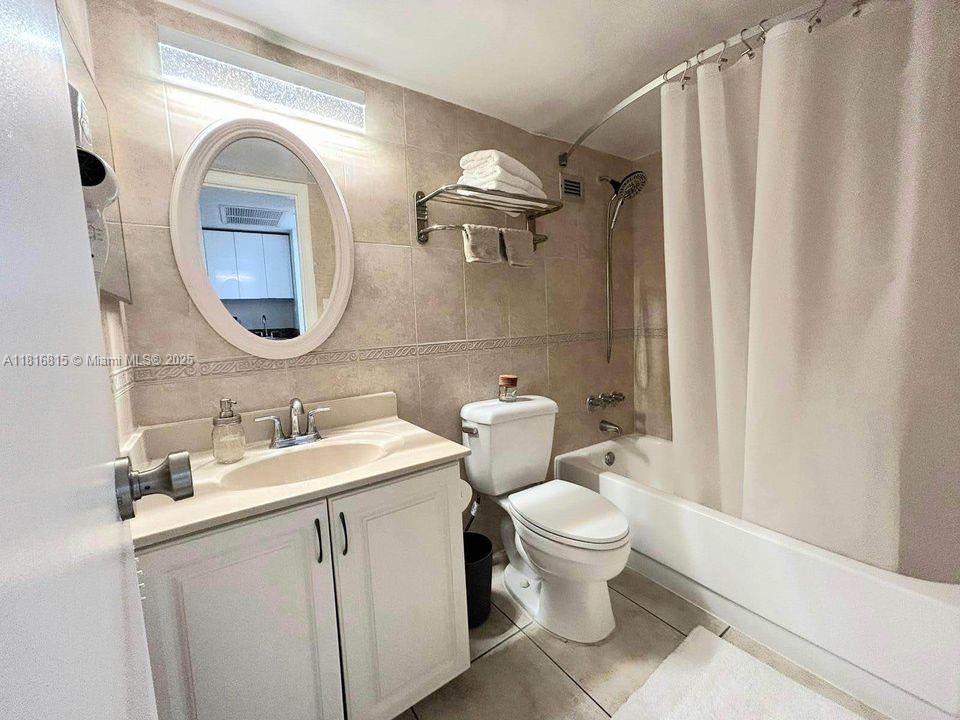 19201 Collins Ave 303