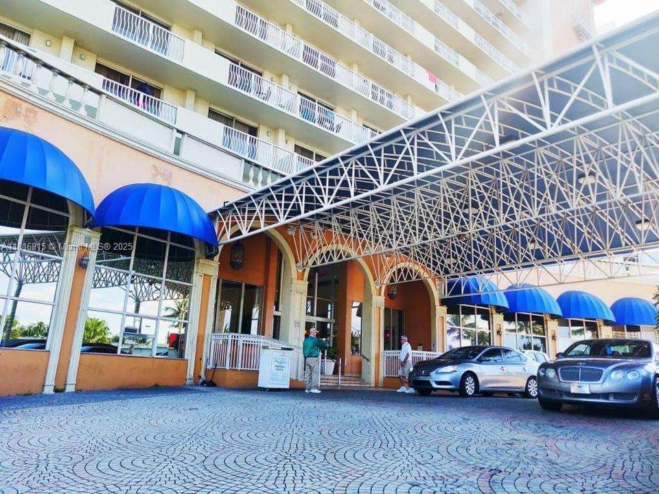 THE AVENTURA BEACH CLUB C - Residential