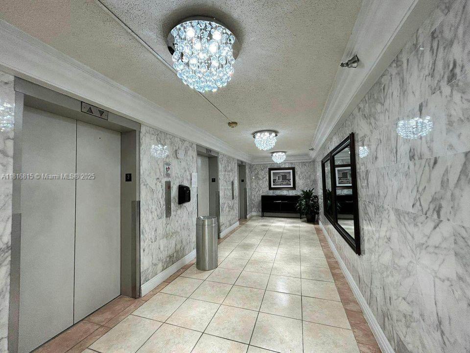 THE AVENTURA BEACH CLUB C - Residential