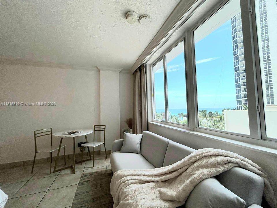 19201 Collins Ave 303