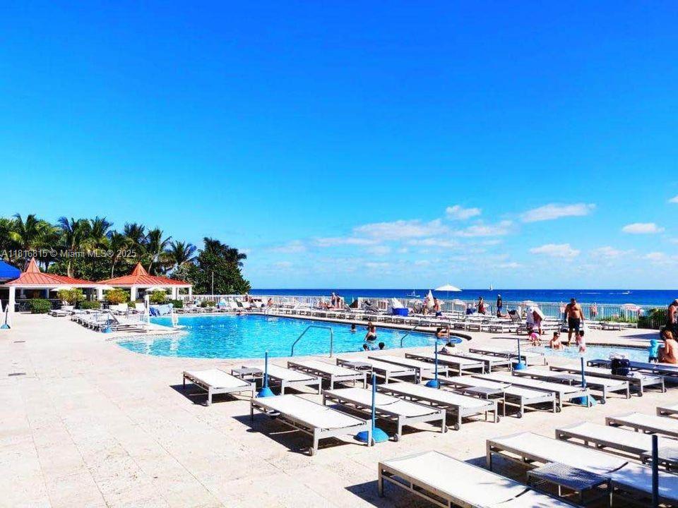 THE AVENTURA BEACH CLUB C - Residential
