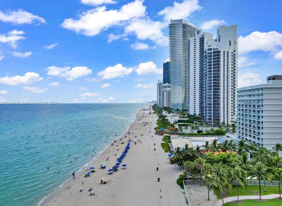 19201 Collins Ave 303