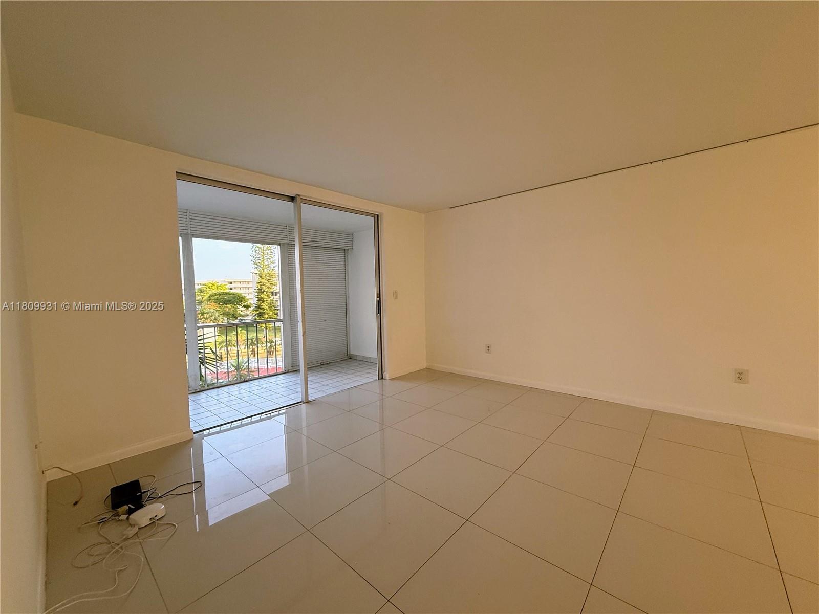 2859 Leonard Dr G407