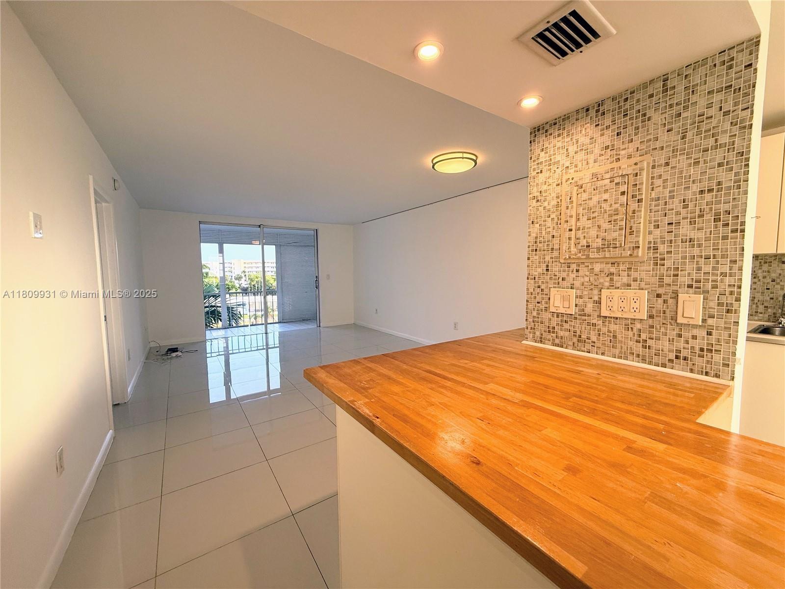 2859 Leonard Dr G407