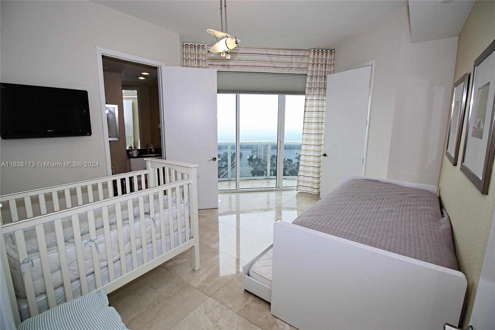 TDR TOWER II CONDO - Residential