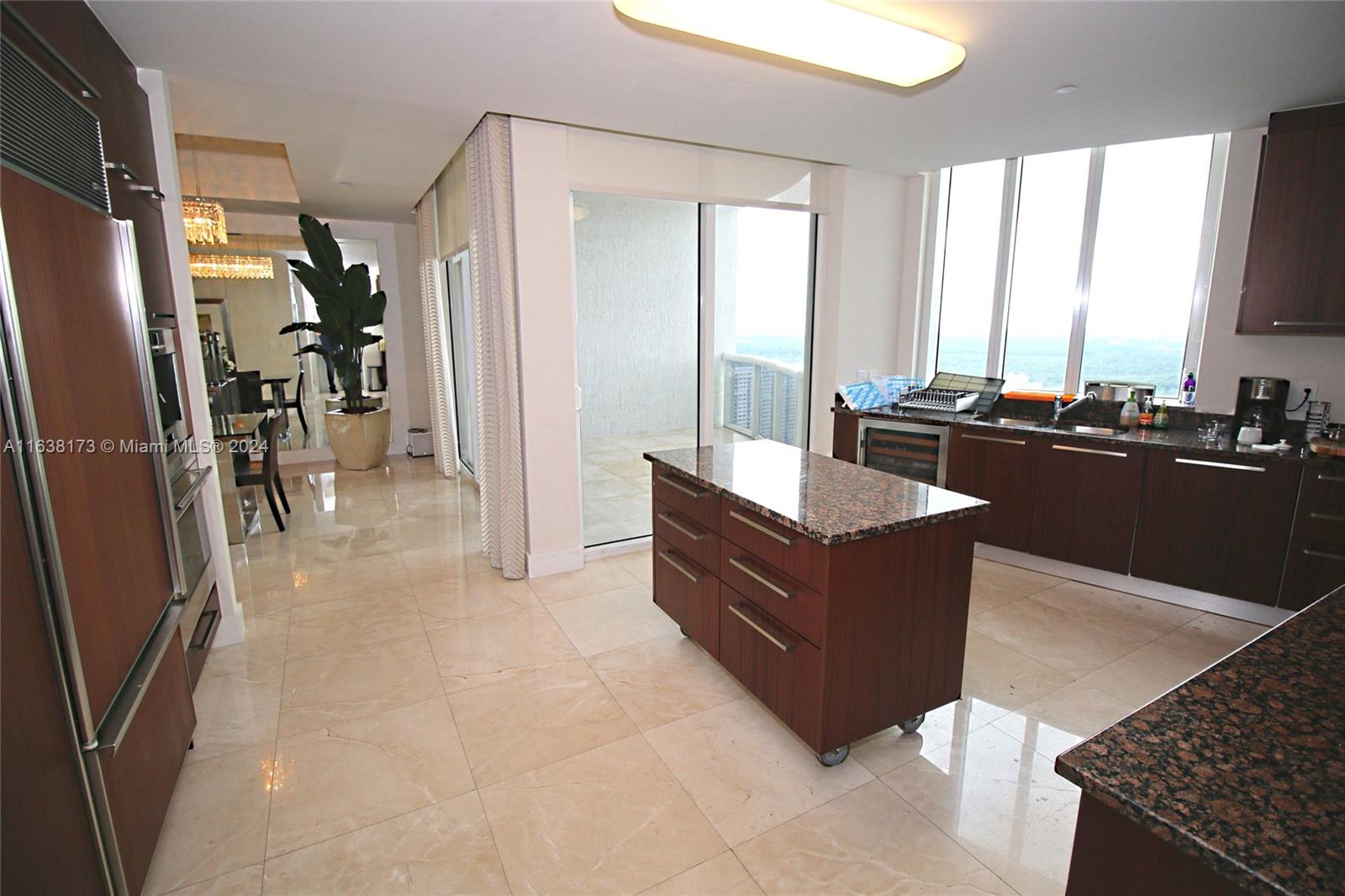 TDR TOWER II CONDO - Residential