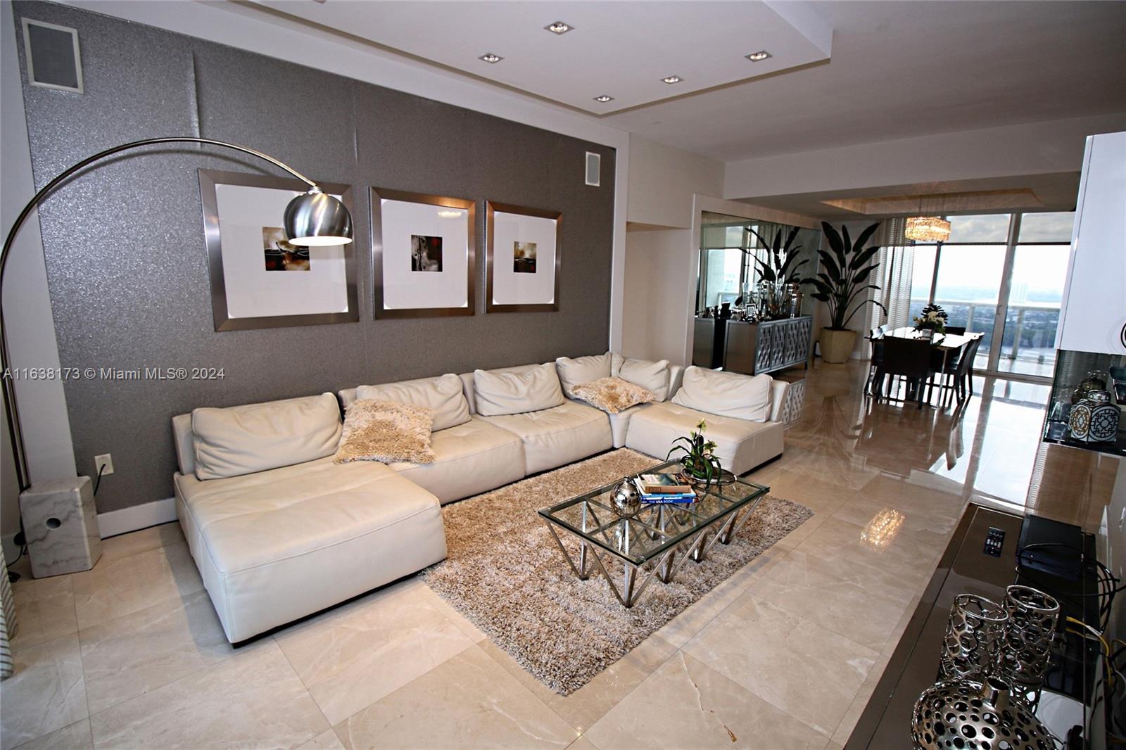 TDR TOWER II CONDO - Residential