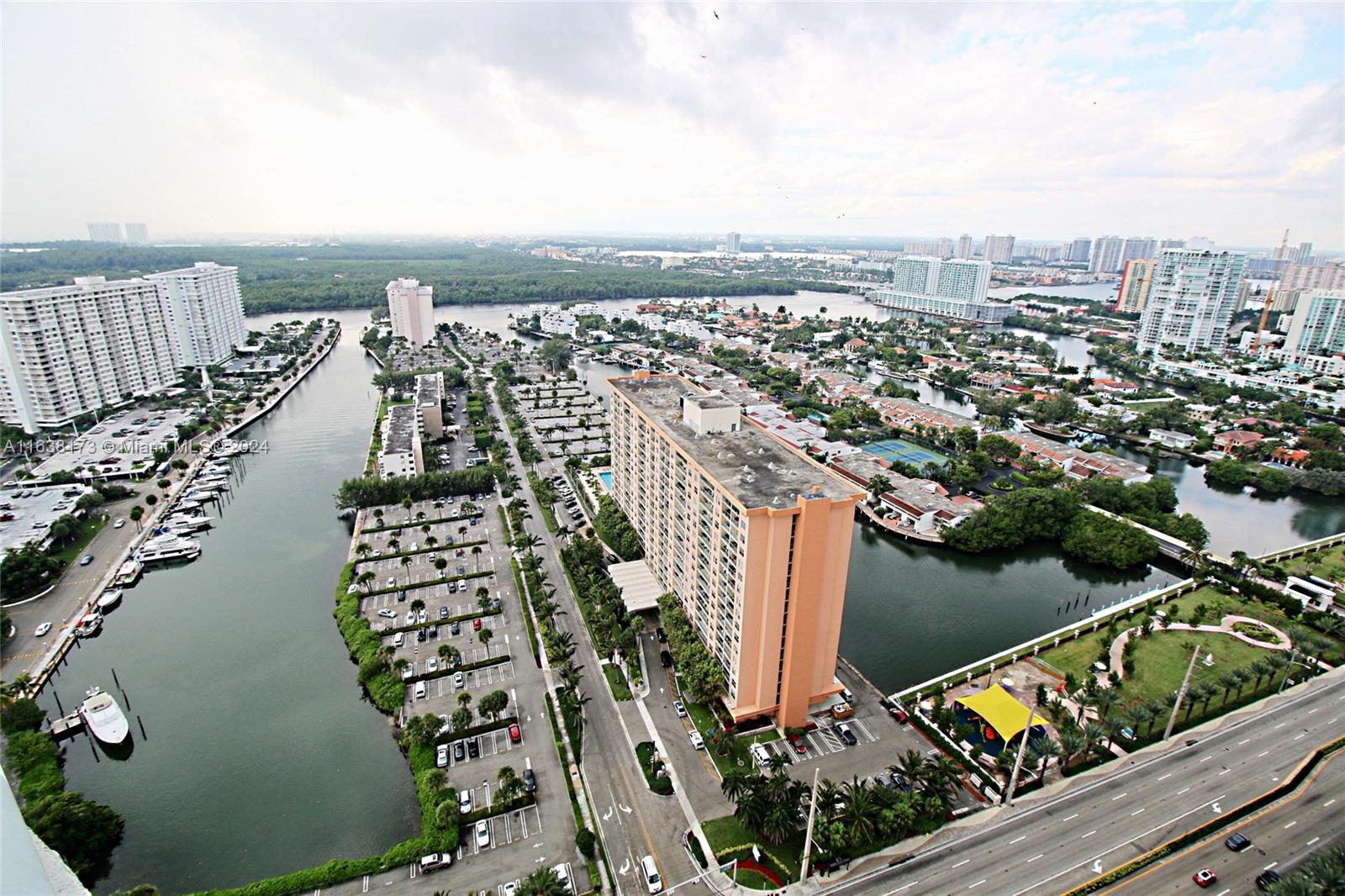 TDR TOWER II CONDO - Residential