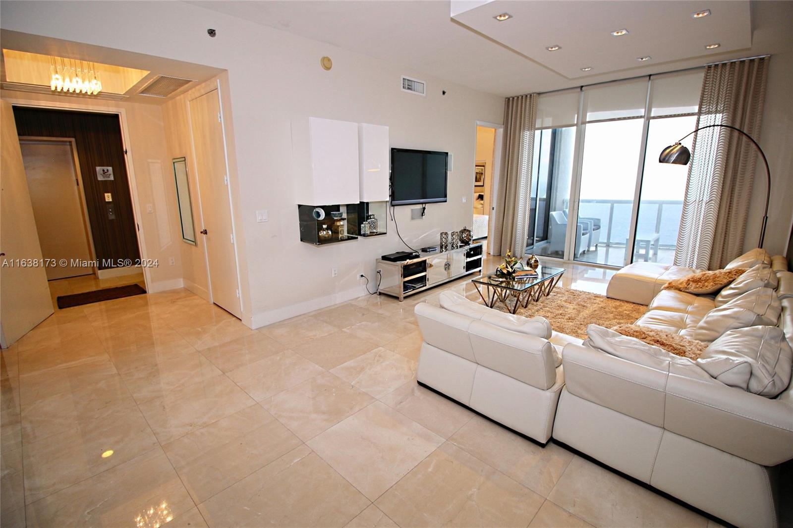 TDR TOWER II CONDO - Residential