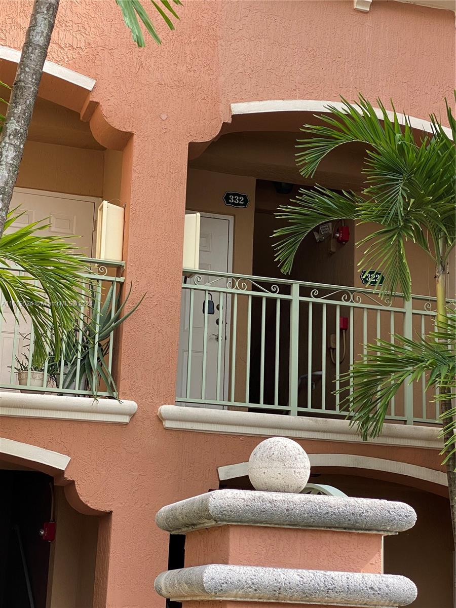 THE COURTS AT DORAL ISLES - Residential Lease