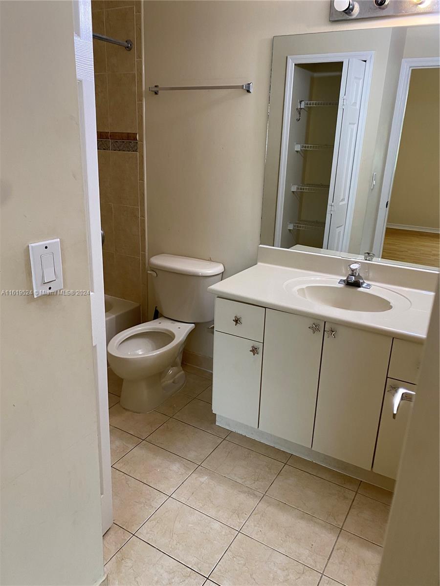 THE COURTS AT DORAL ISLES - Residential Lease