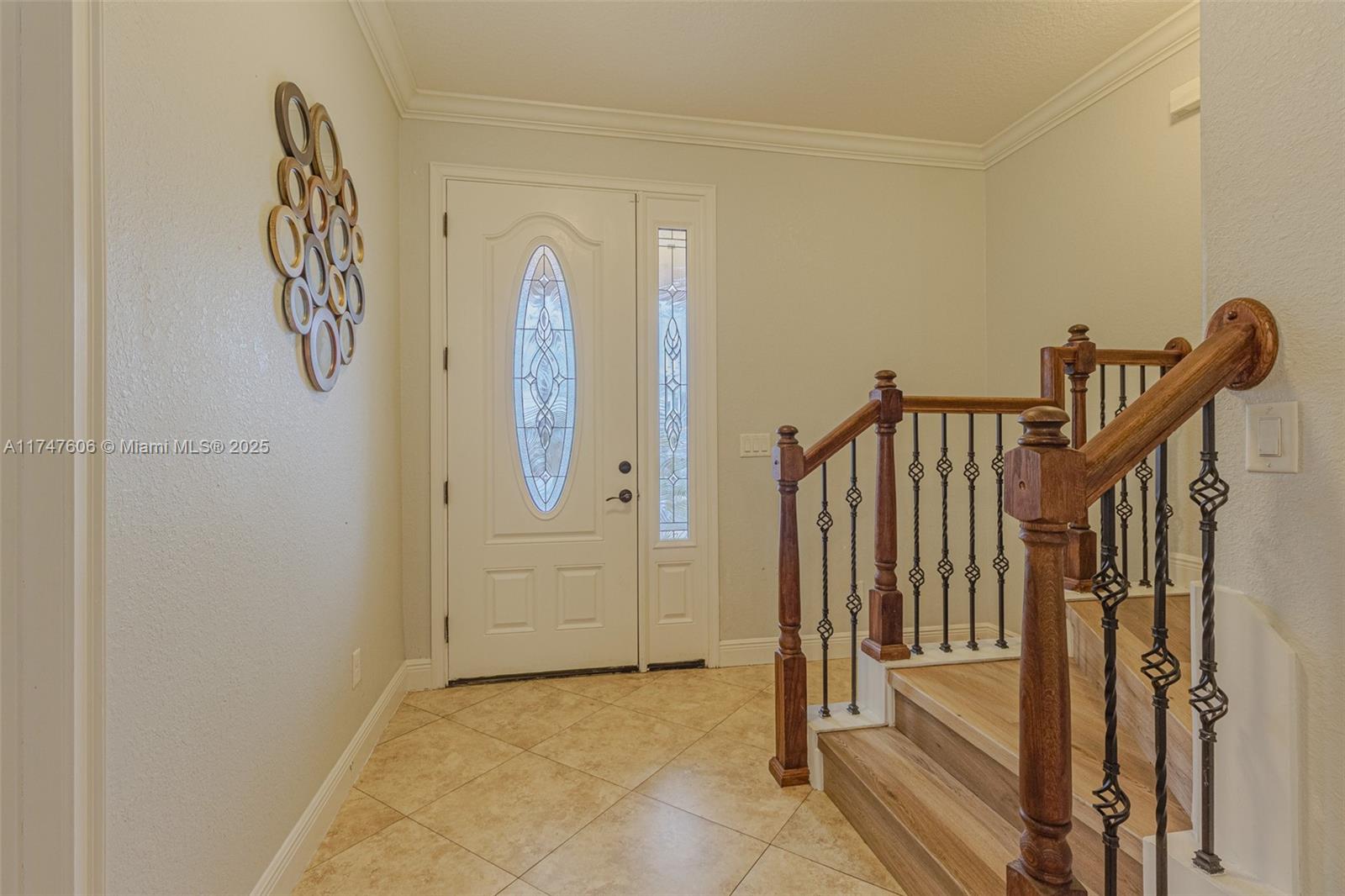 LAKE HILL - Residential