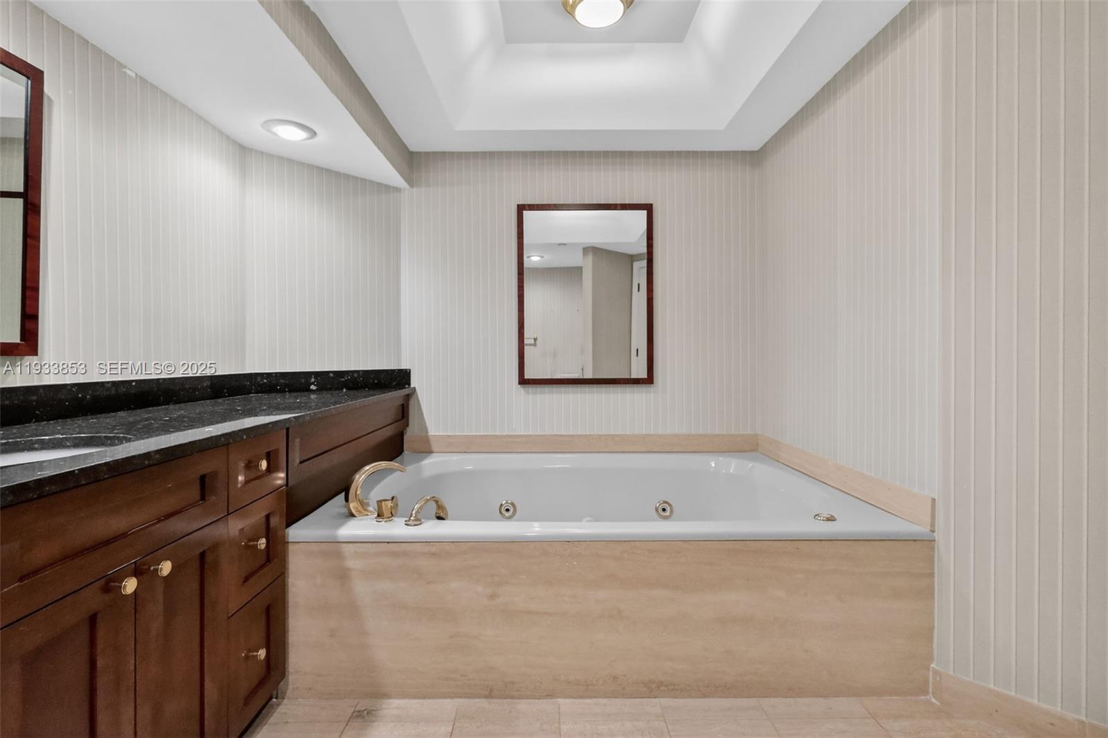 4000 ISL BLVD WILLIAMS IS - Residential